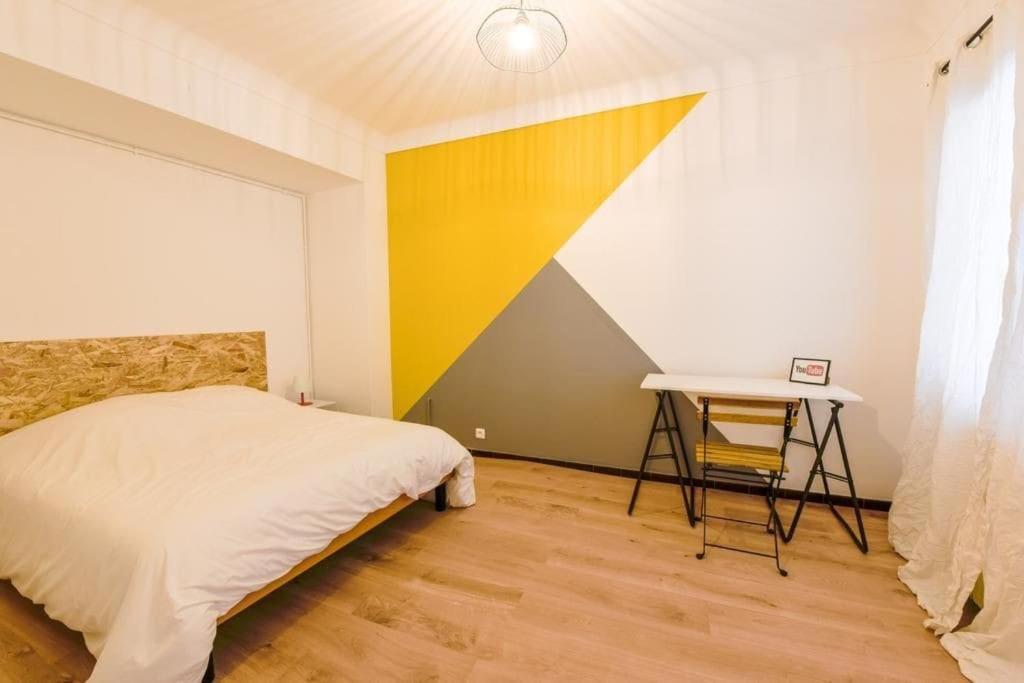 Charmant Logement Plein Pied Au Coeur Du Village Castelculier Extérieur photo