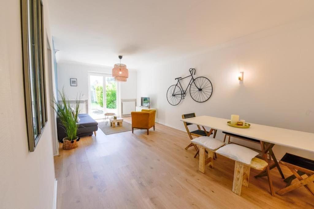 Charmant Logement Plein Pied Au Coeur Du Village Castelculier Extérieur photo