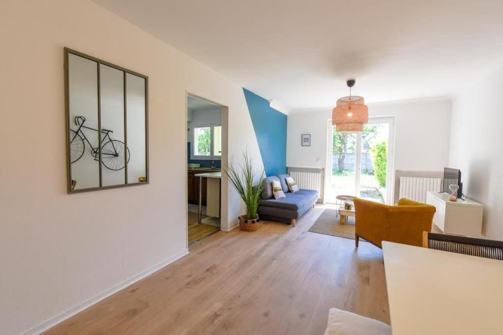 Charmant Logement Plein Pied Au Coeur Du Village Castelculier Extérieur photo