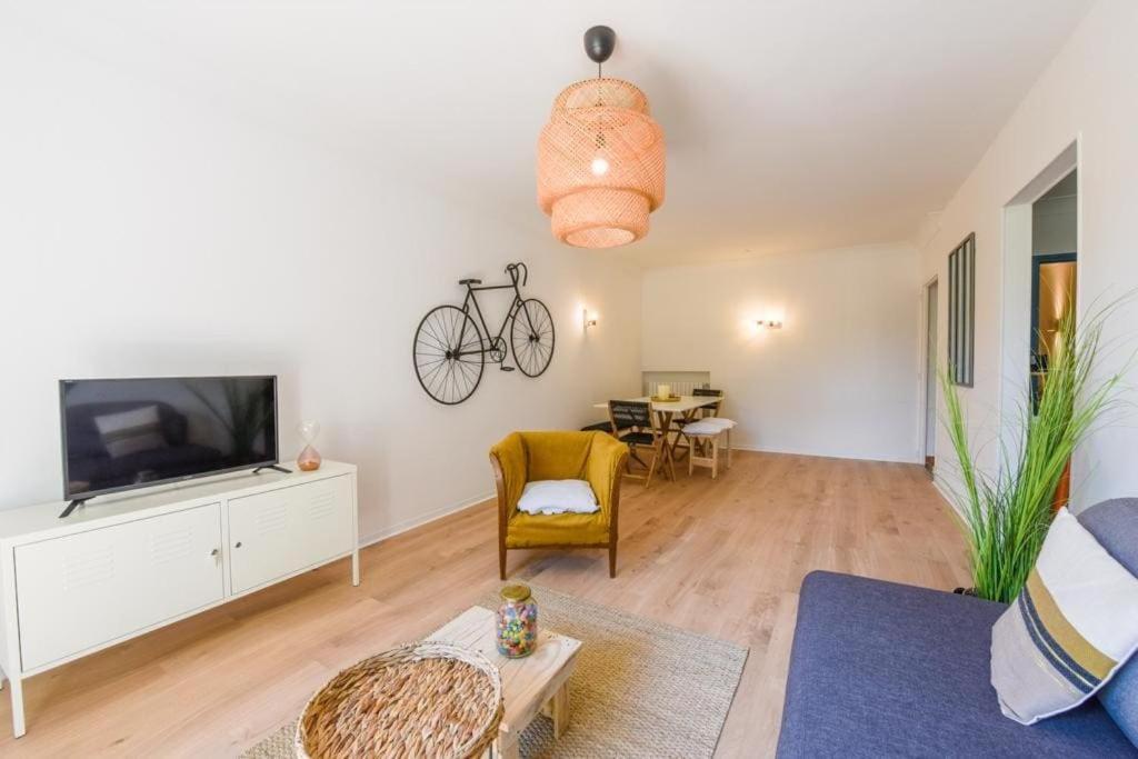 Charmant Logement Plein Pied Au Coeur Du Village Castelculier Extérieur photo